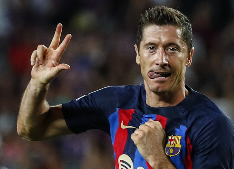 莱万畅谈足球生涯：未来规划、状态保持与赛场记忆