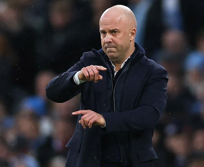 利物浦主帅斯洛特：获高层与球迷坚定支持，困境中砥砺前行